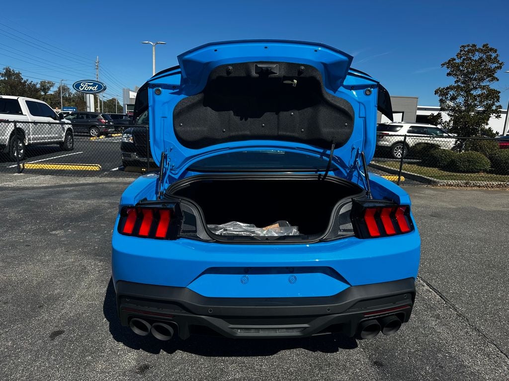 2025 Ford Mustang Dark Horse