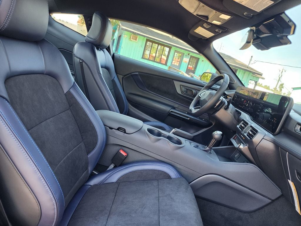 2025 Ford Mustang Dark Horse