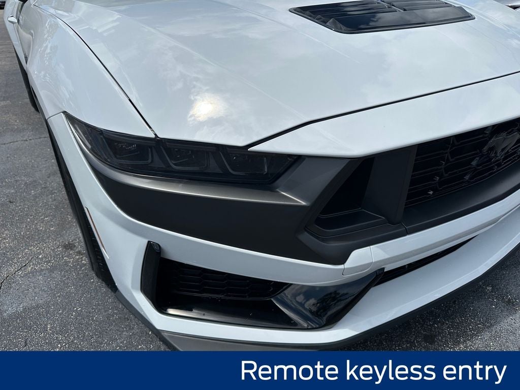 2025 Ford Mustang Dark Horse