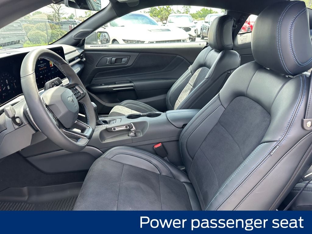 2025 Ford Mustang Dark Horse