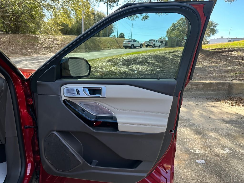 2023 Ford Explorer Platinum