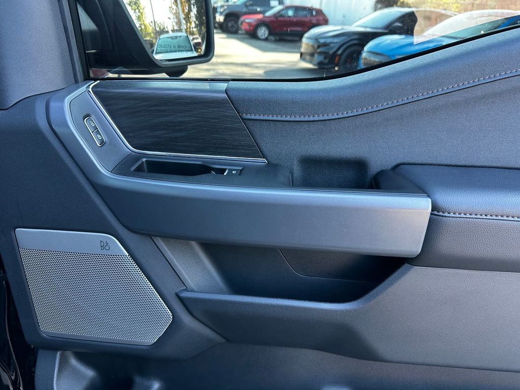 2025 Ford F-150 Lightning Lariat