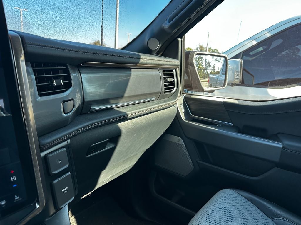 2025 Ford F-150 Lightning Lariat