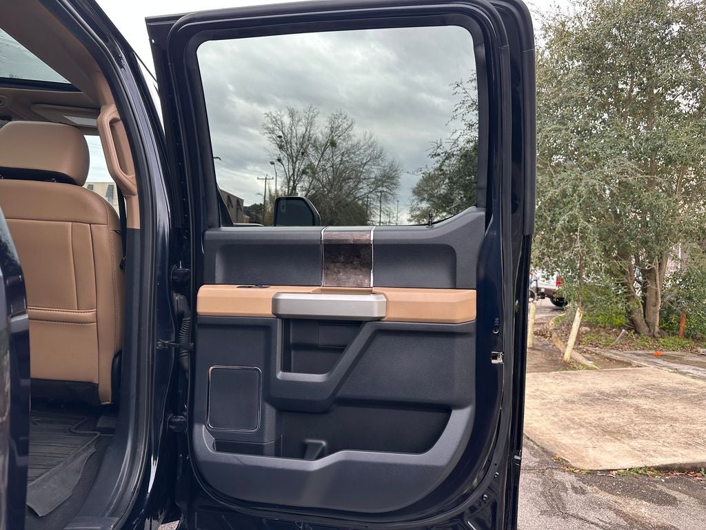 2022 Ford F-250SD Lariat